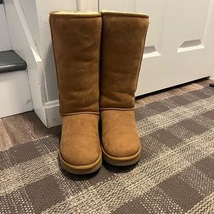 Women’s Tall Chestnut Uggs, maybe worn 1-2 times in brand new condition